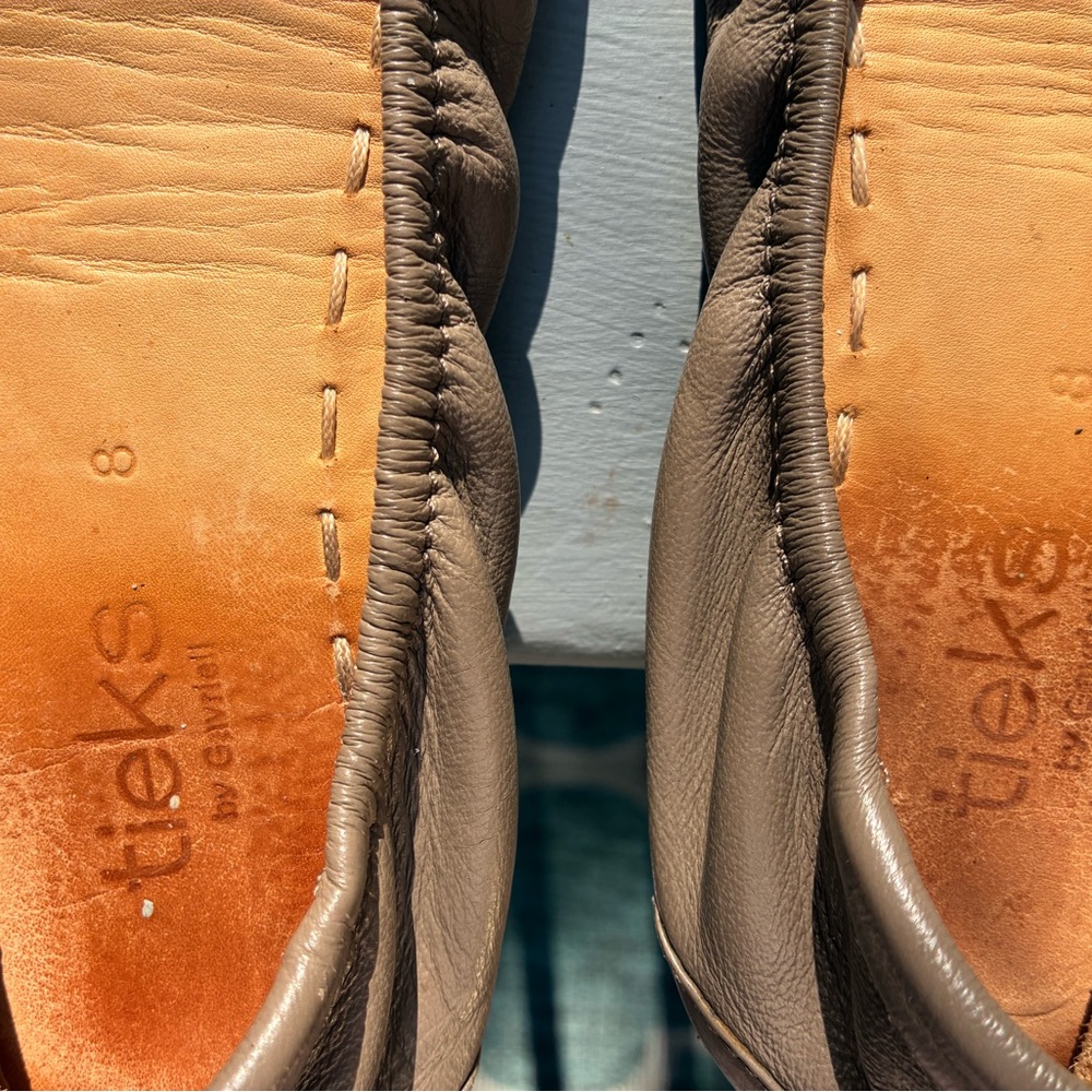 Tieks by Gavrieli Taupe Flats, Size 8 in fair condition - Picture 5 of 8